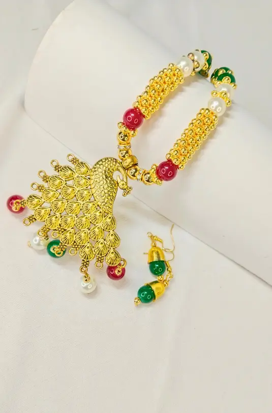 Traditional Green Bead Gold-Plated Necklace with Earrings